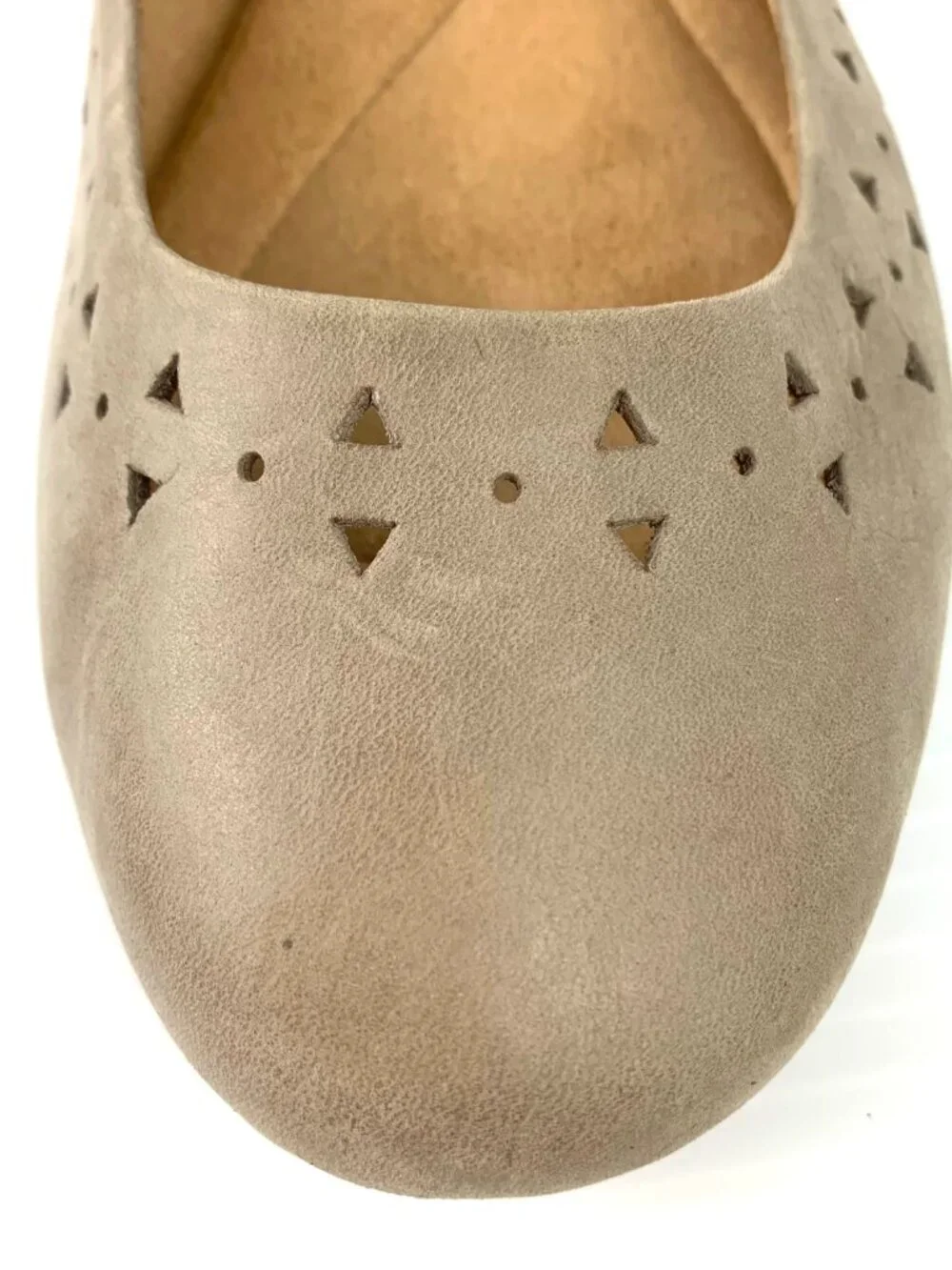 Born‎ F67622 Taupe Nubuck Laser Cut Cushioned Ballet Flats NEW
